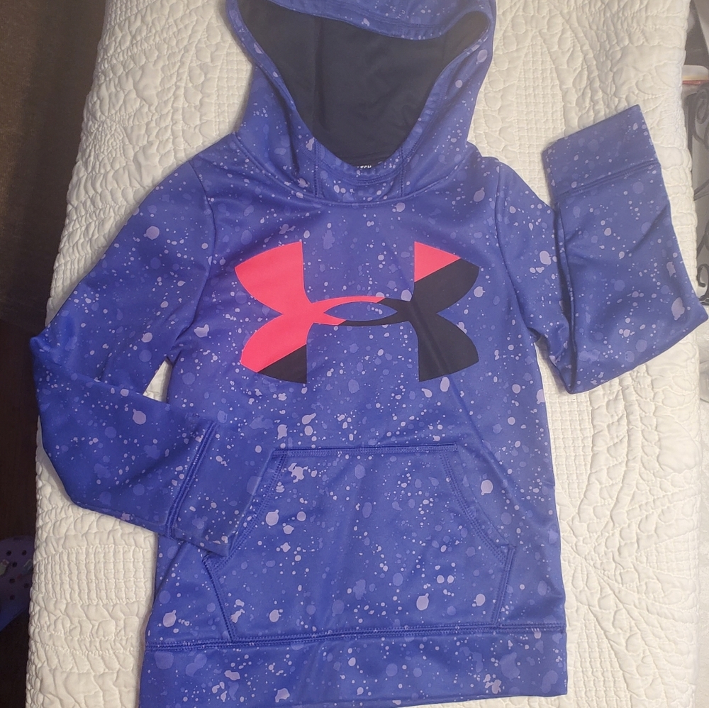 Under Armour Youth pull over with hoodie.  Purple Size YXS